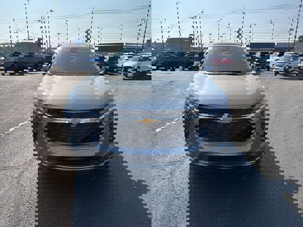 New 2025 Chevrolet Trax LT w/ Driver Confidence Package image 2