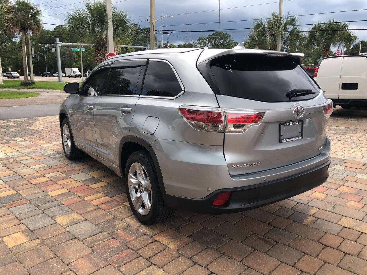 Used 2016 Toyota Highlander Limited image 7