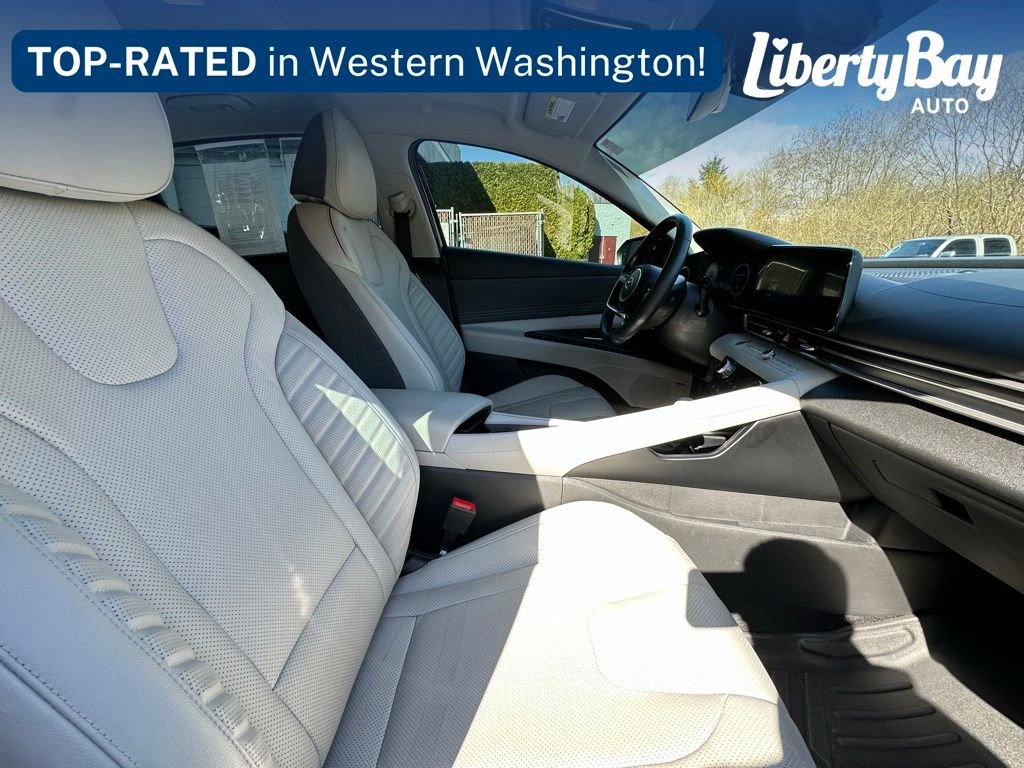 Used 2023 Hyundai Elantra Limited image 19