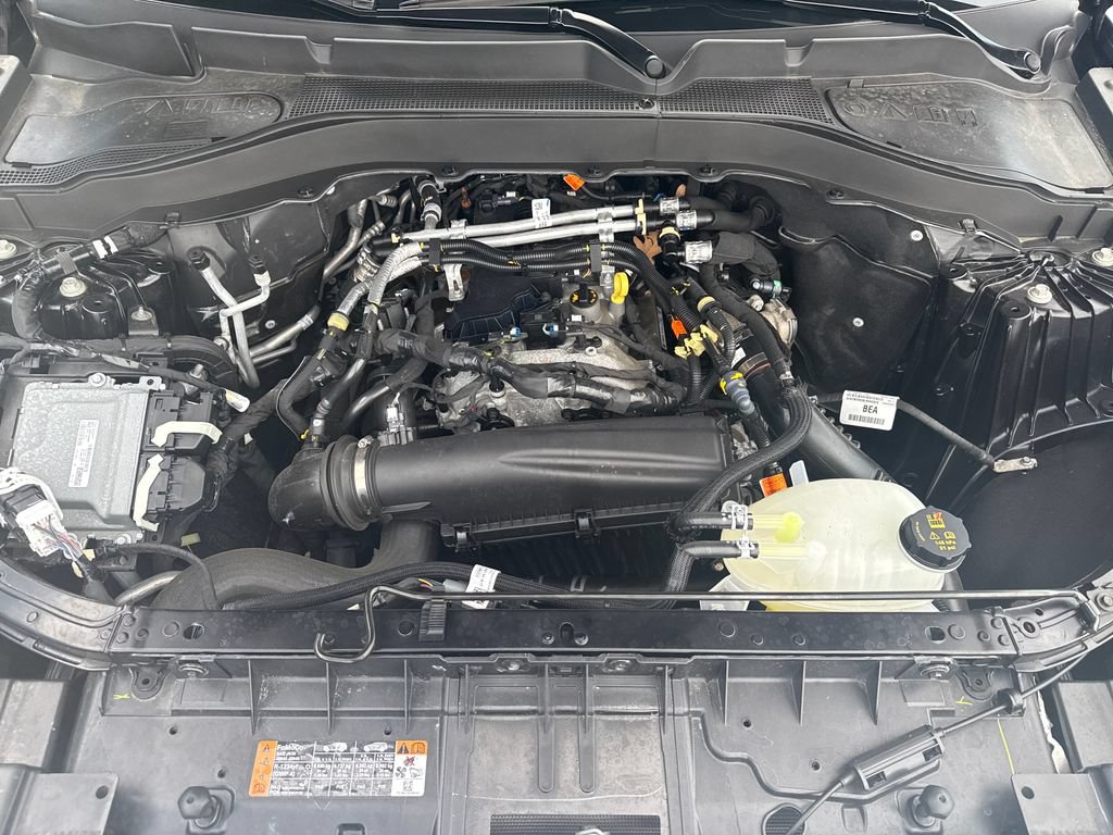 Used 2025 Ford Explorer Active AWD/4WD image 25
