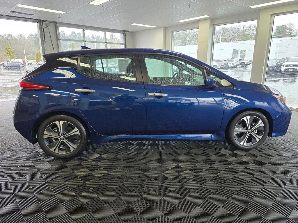 Used 2021 Nissan Leaf SV image 2