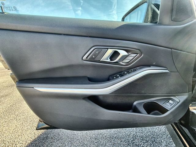 Used 2025 BMW 330i Sedan image 21