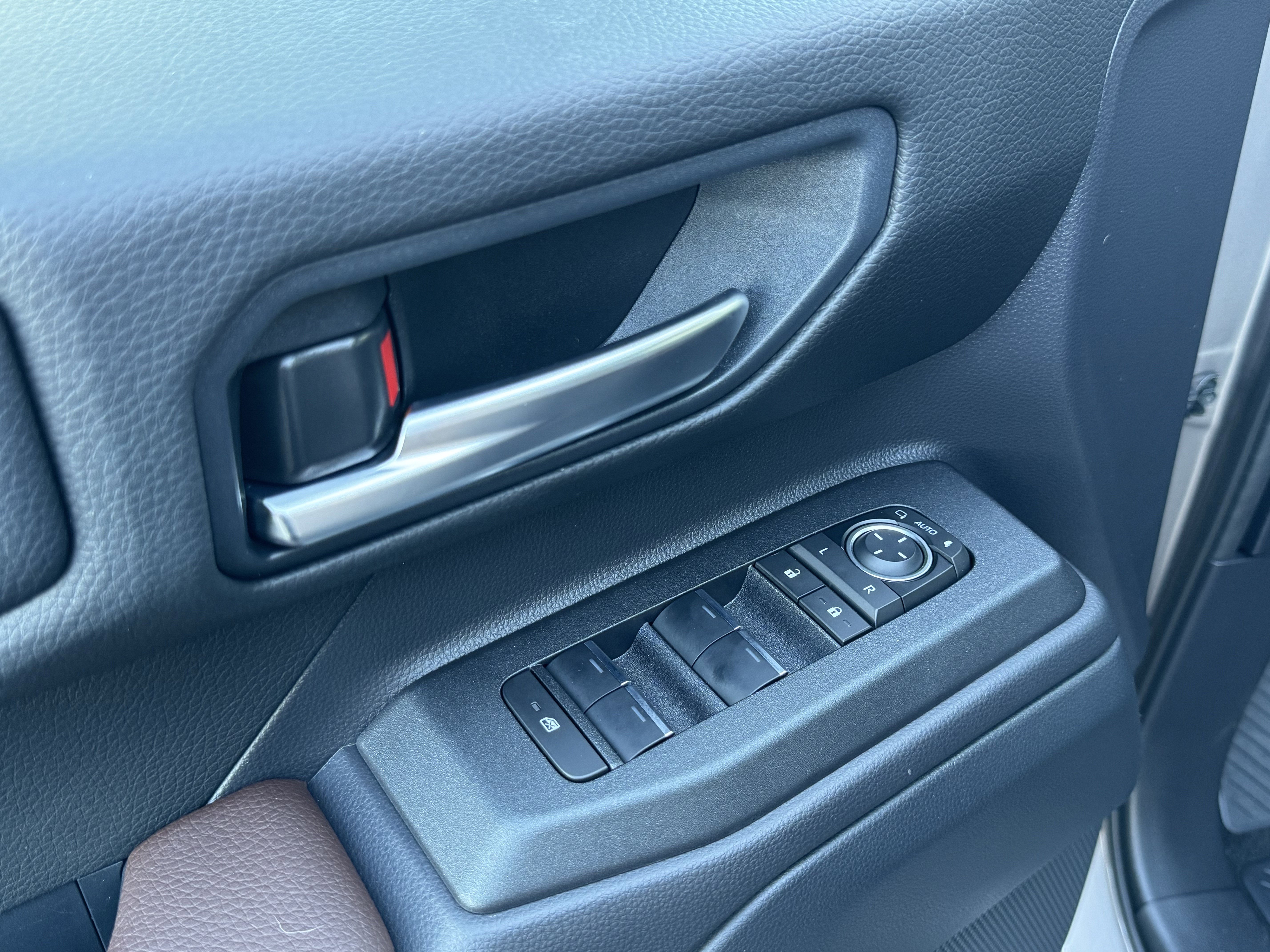 Used 2025 Toyota Land Cruiser image 15