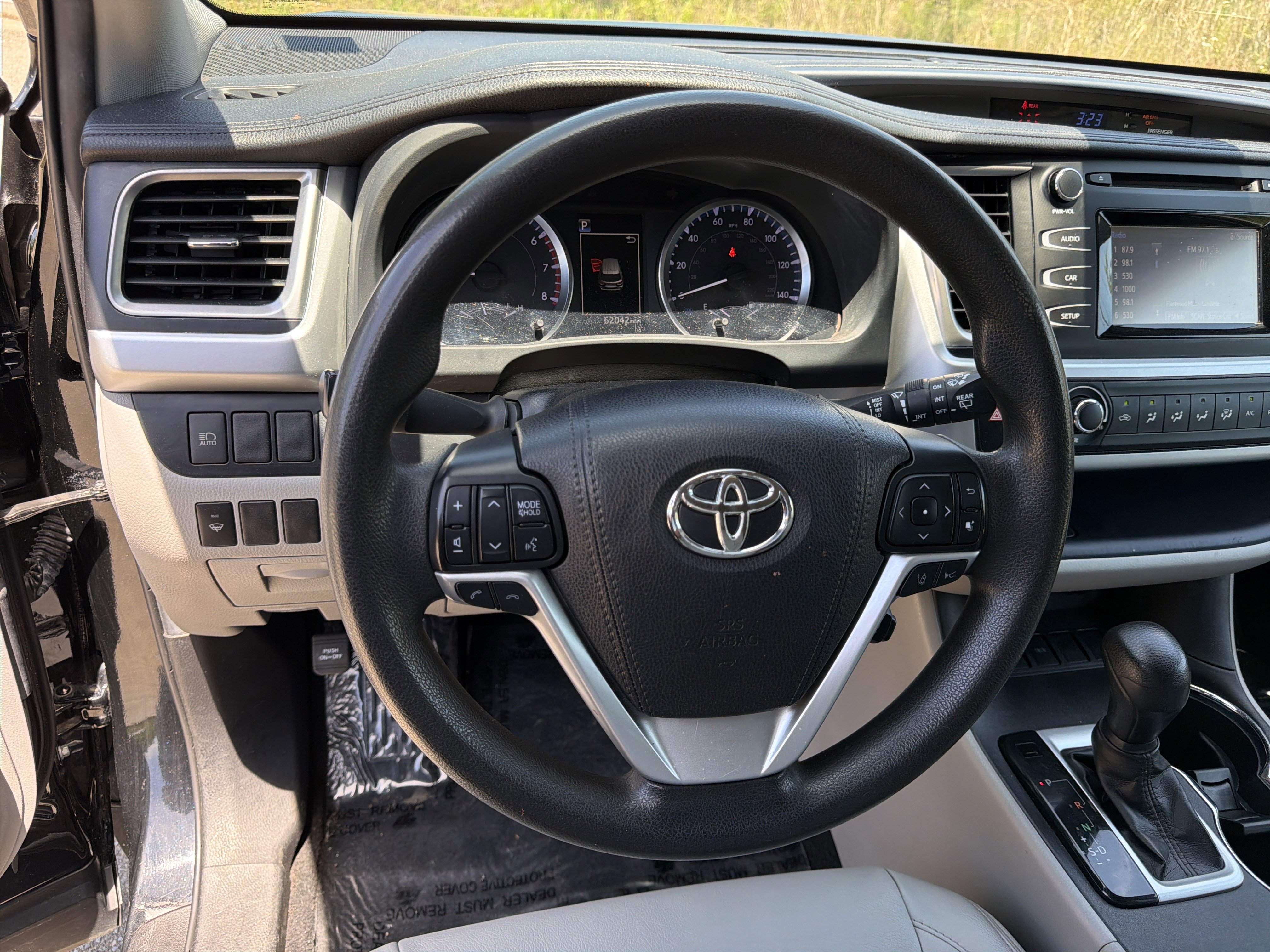 Used 2019 Toyota Highlander LE FWD image 23