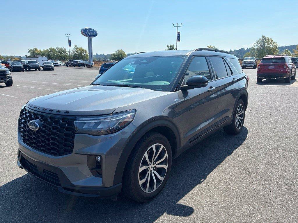 Used 2025 Ford Explorer ST-Line AWD/4WD image 39