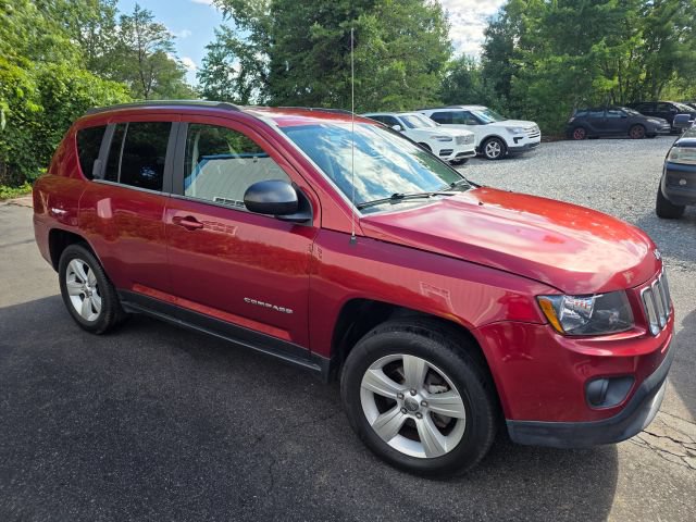 Used 2014 Jeep Compass Sport w/ Power Value Group FWD image 3