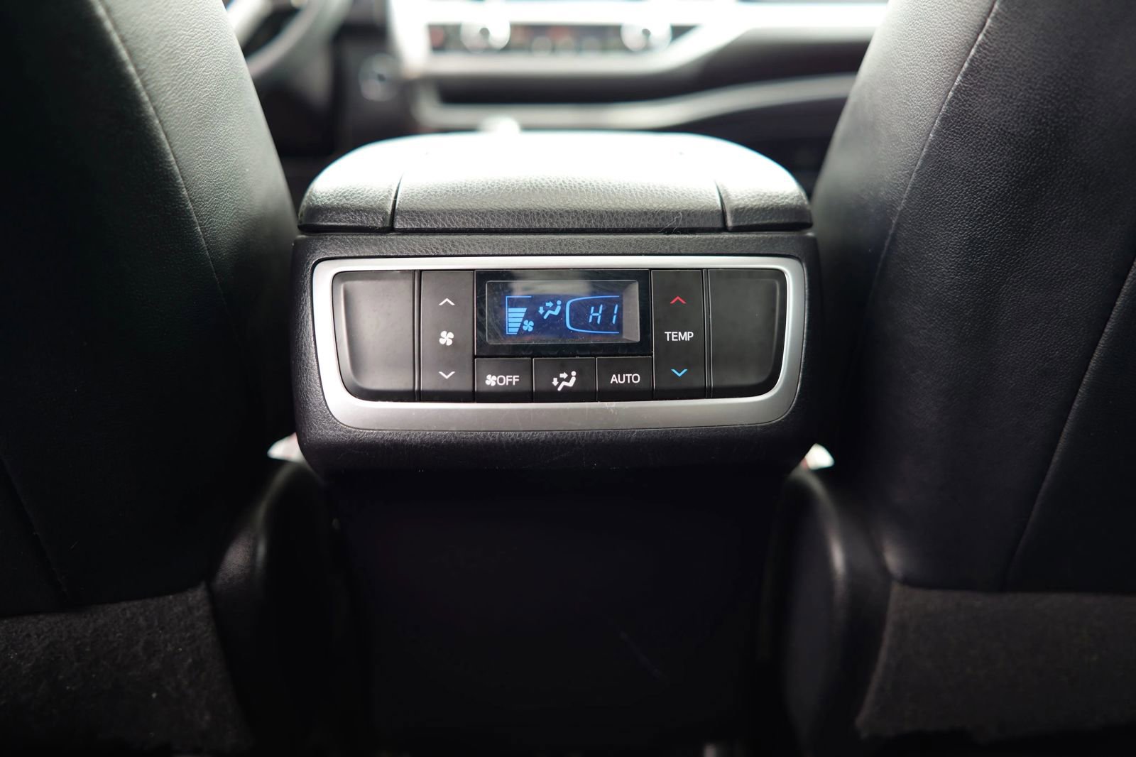 Used 2019 Toyota Highlander SE AWD/4WD image 35