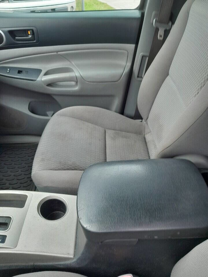 Used 2013 Toyota Tacoma PreRunner image 17