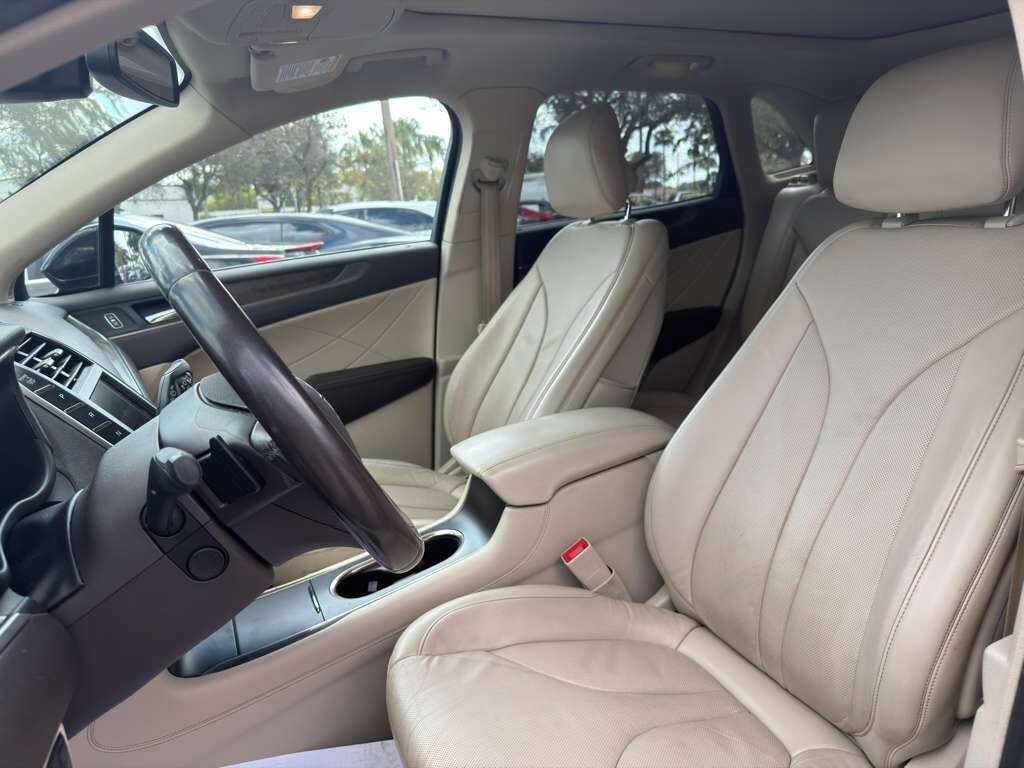 Used 2018 Lincoln MKC Reserve w/ Lincoln MKC Climate Package image 12