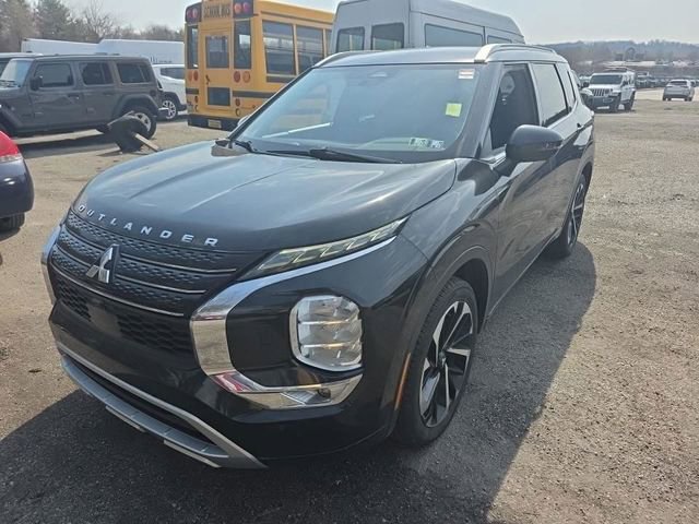 Used 2022 Mitsubishi Outlander SEL image 1