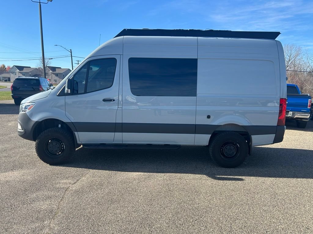 Used 2024 Mercedes-Benz Sprinter 2500 image 4