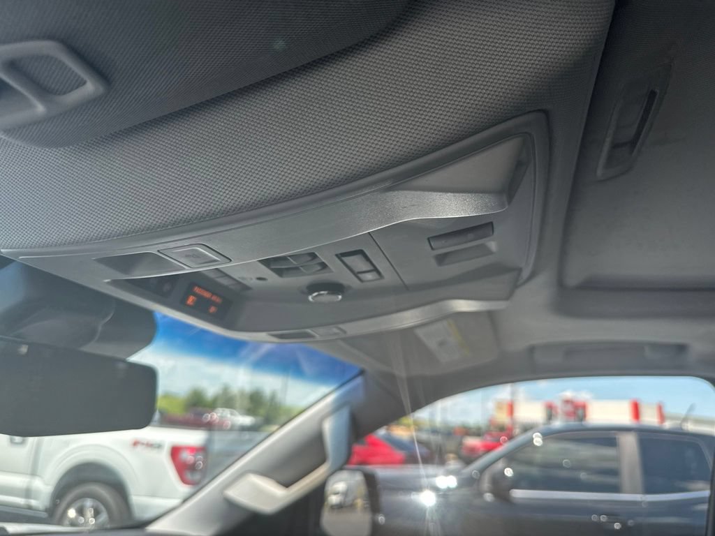Used 2019 Cadillac Escalade ESV Luxury AWD/4WD image 17