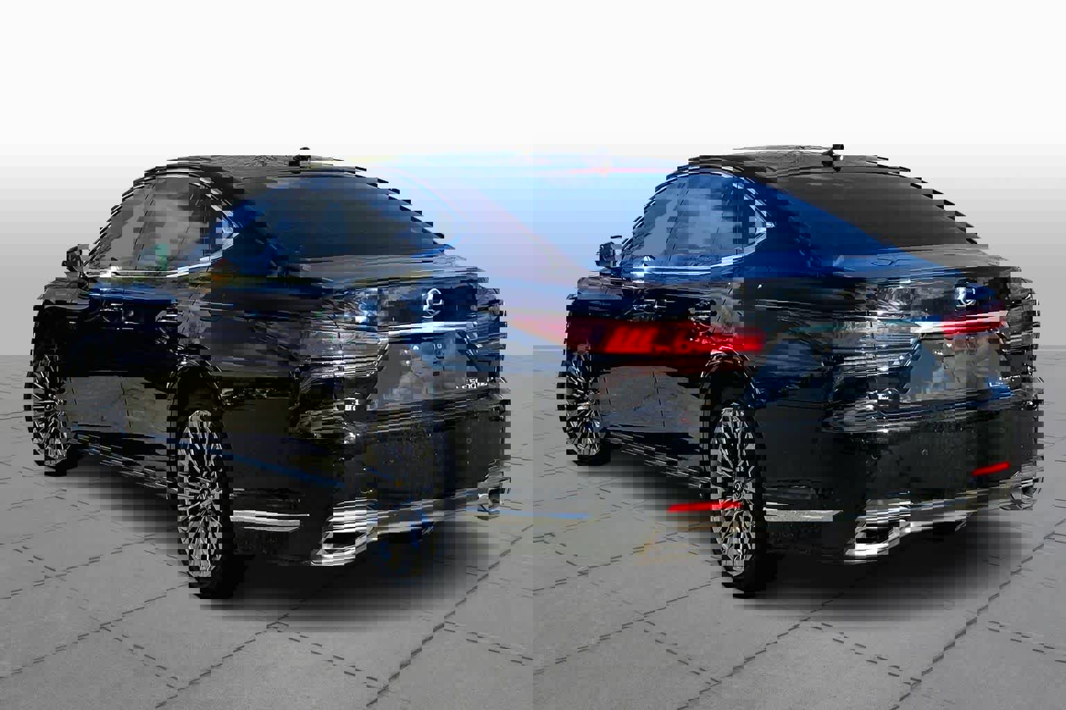 Certified 2021 Lexus LS 500 AWD image 11