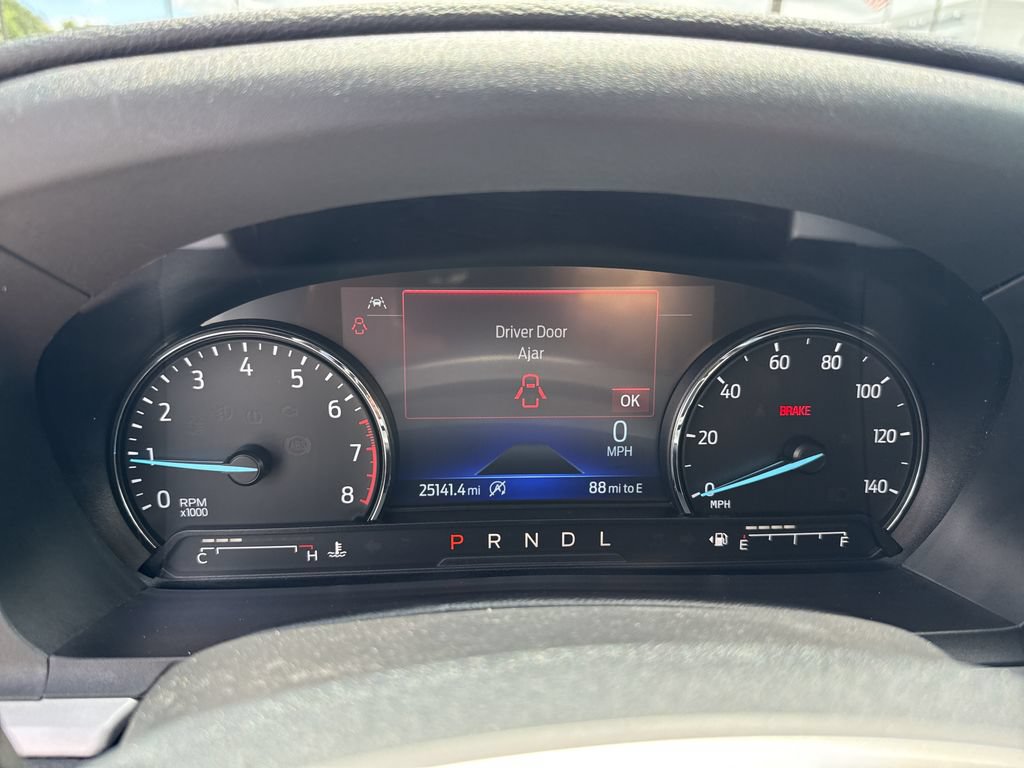 Used 2024 Ford Explorer XLT w/ Equipment Group 202A AWD/4WD image 28