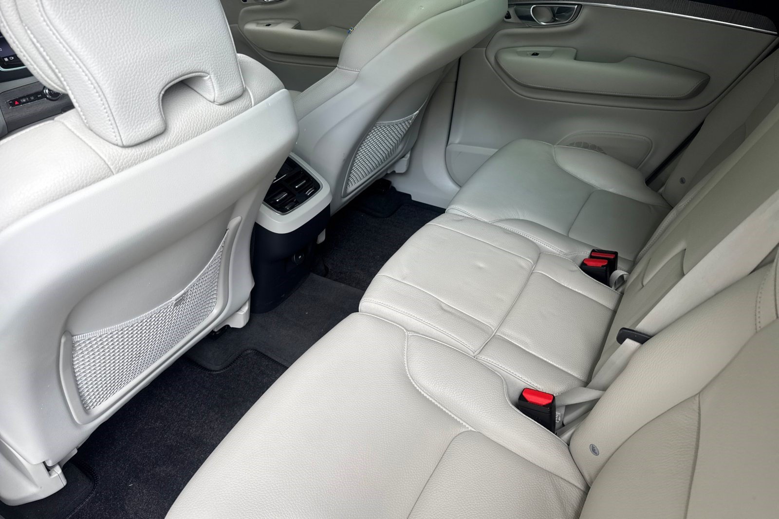 Used 2023 Volvo XC90 B5 Plus AWD/4WD image 23