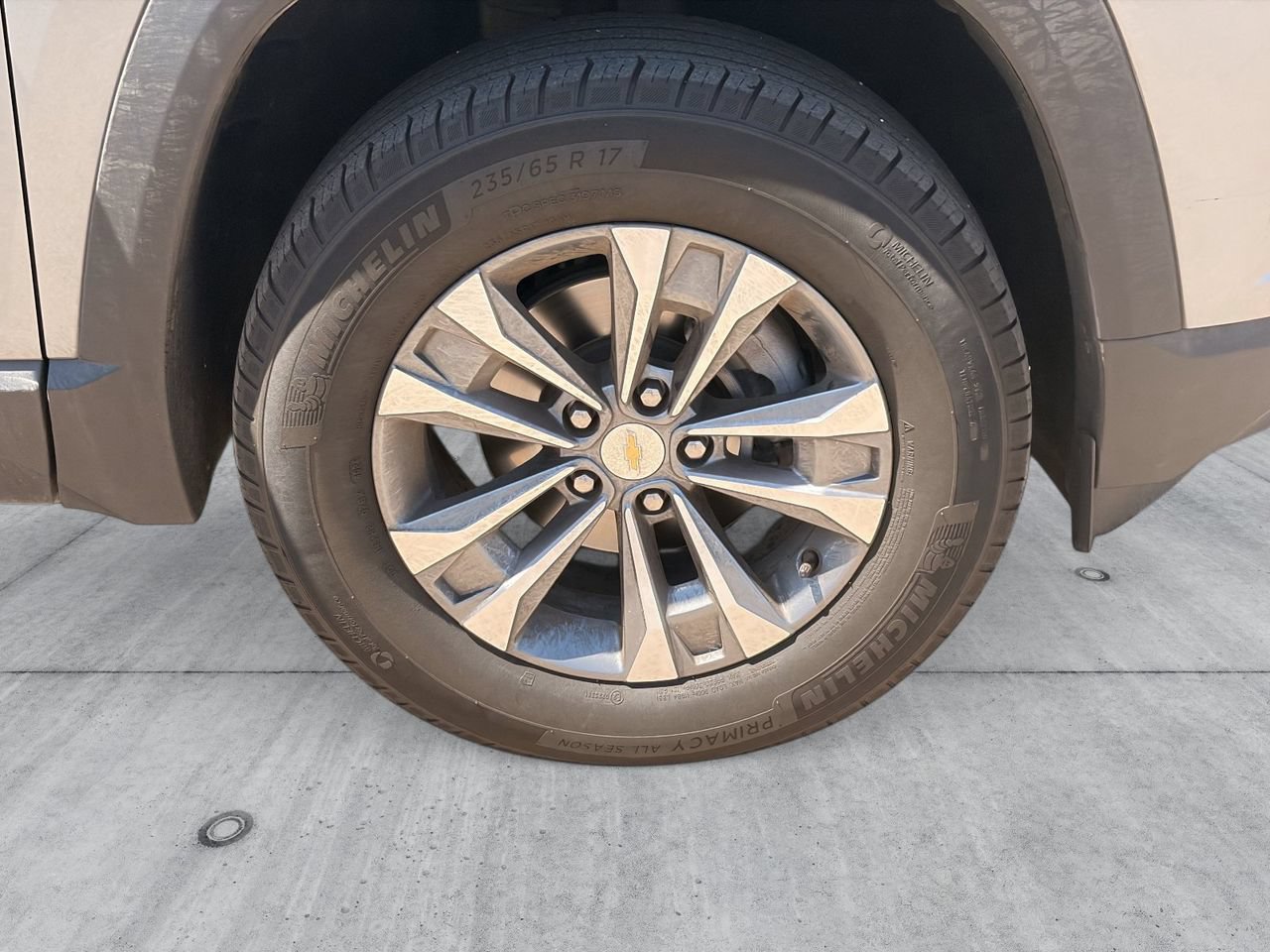 Used 2025 Chevrolet Equinox LT w/ Convenience Package II AWD/4WD image 9