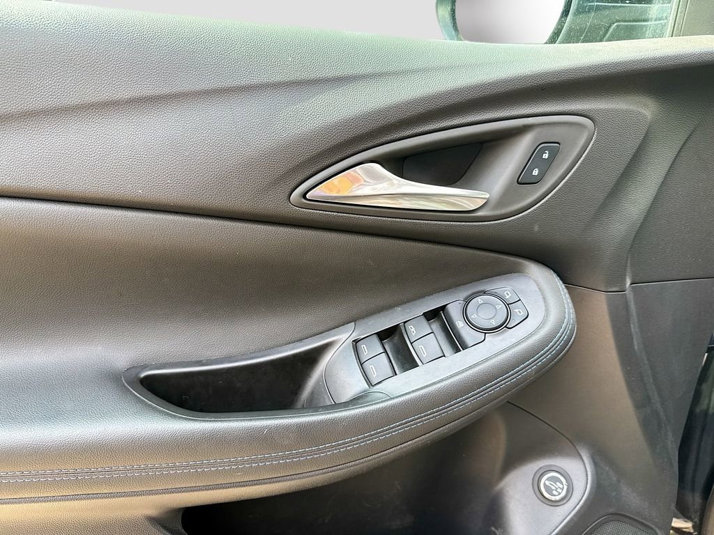 Used 2025 Buick Encore GX Sport Touring w/ Comfort Package image 6