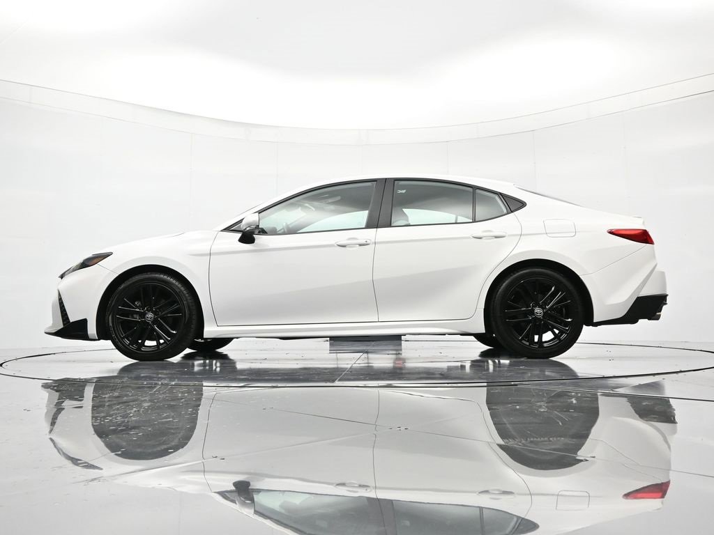 Used 2025 Toyota Camry SE image 42