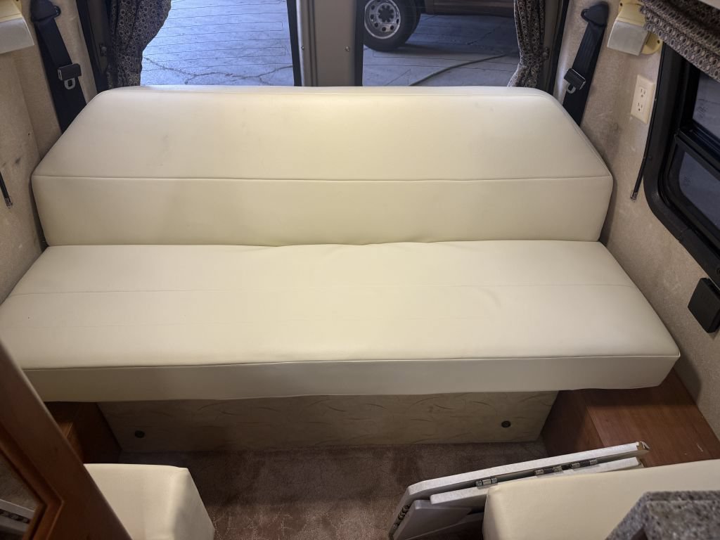 Used 2011 Chevrolet Express 2500 w/ Power Package RWD image 39