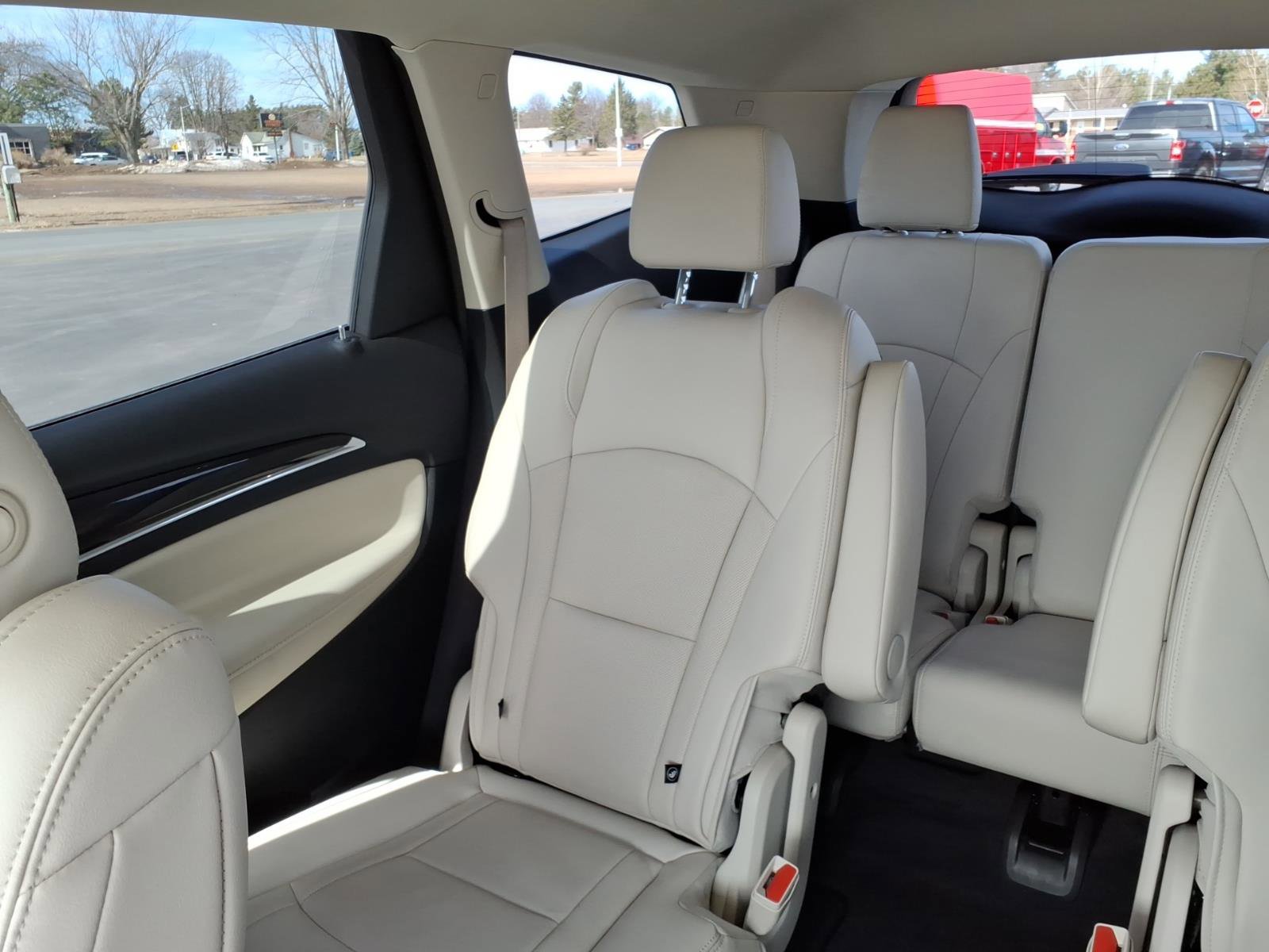 Certified 2023 Buick Enclave Essence image 13