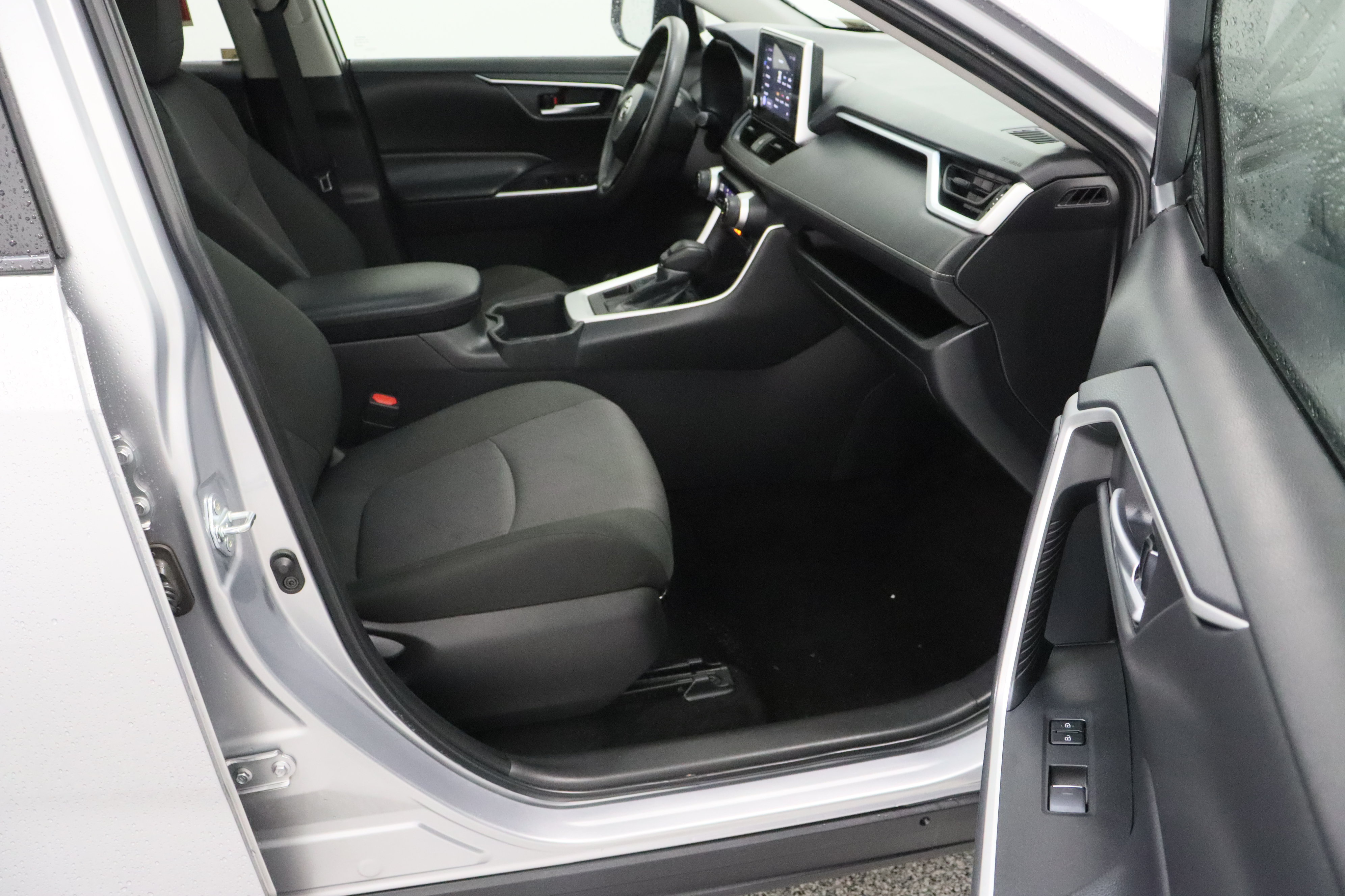 Used 2025 Toyota RAV4 XLE w/ Convenience Package AWD/4WD image 38