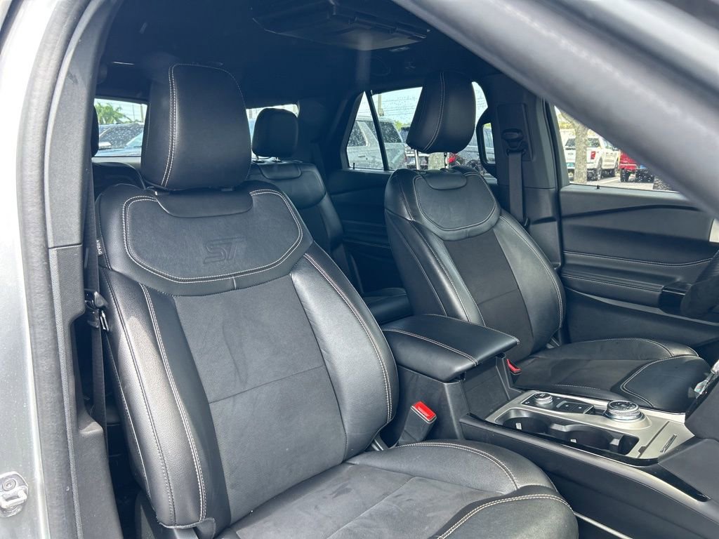 Used 2023 Ford Explorer ST AWD/4WD image 40