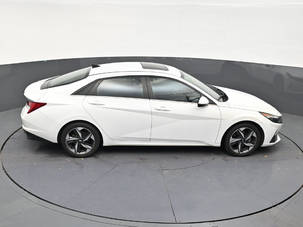 Used 2022 Hyundai Elantra Limited w/ Cargo Package FWD image 16