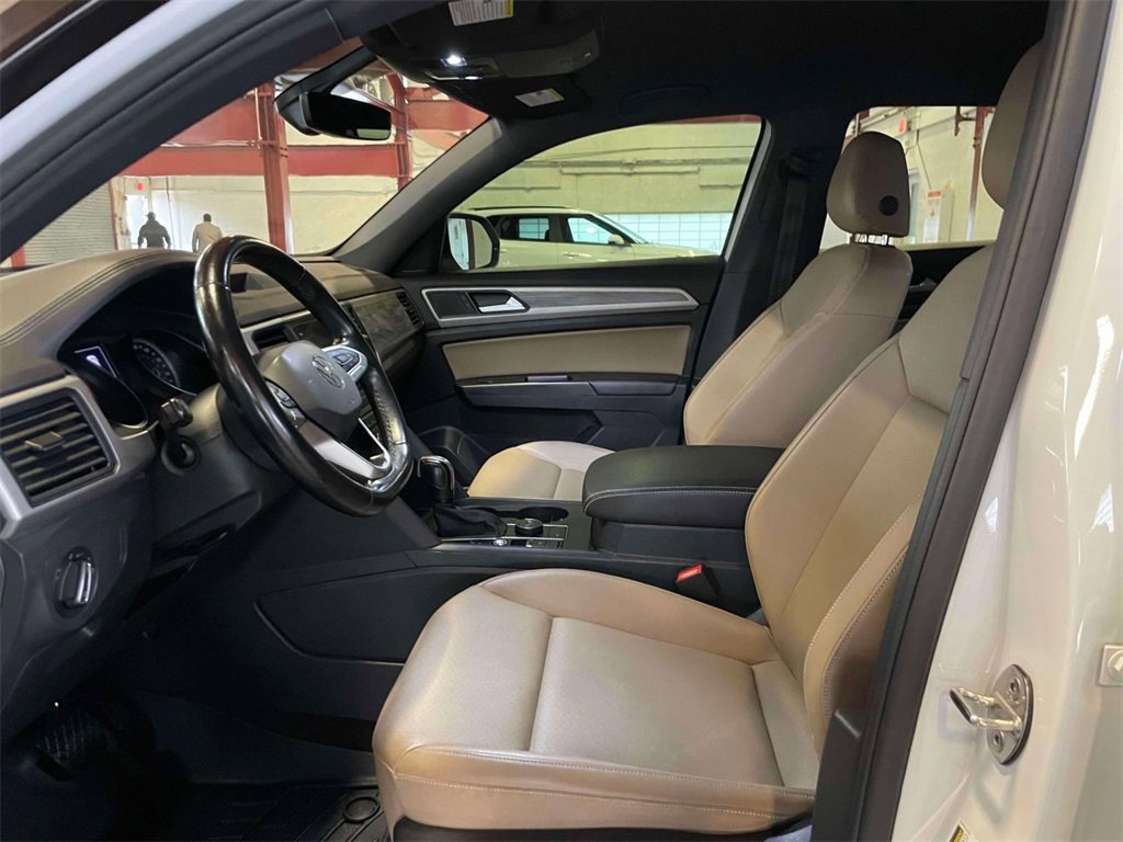 Used 2020 Volkswagen Atlas Cross Sport SE image 15