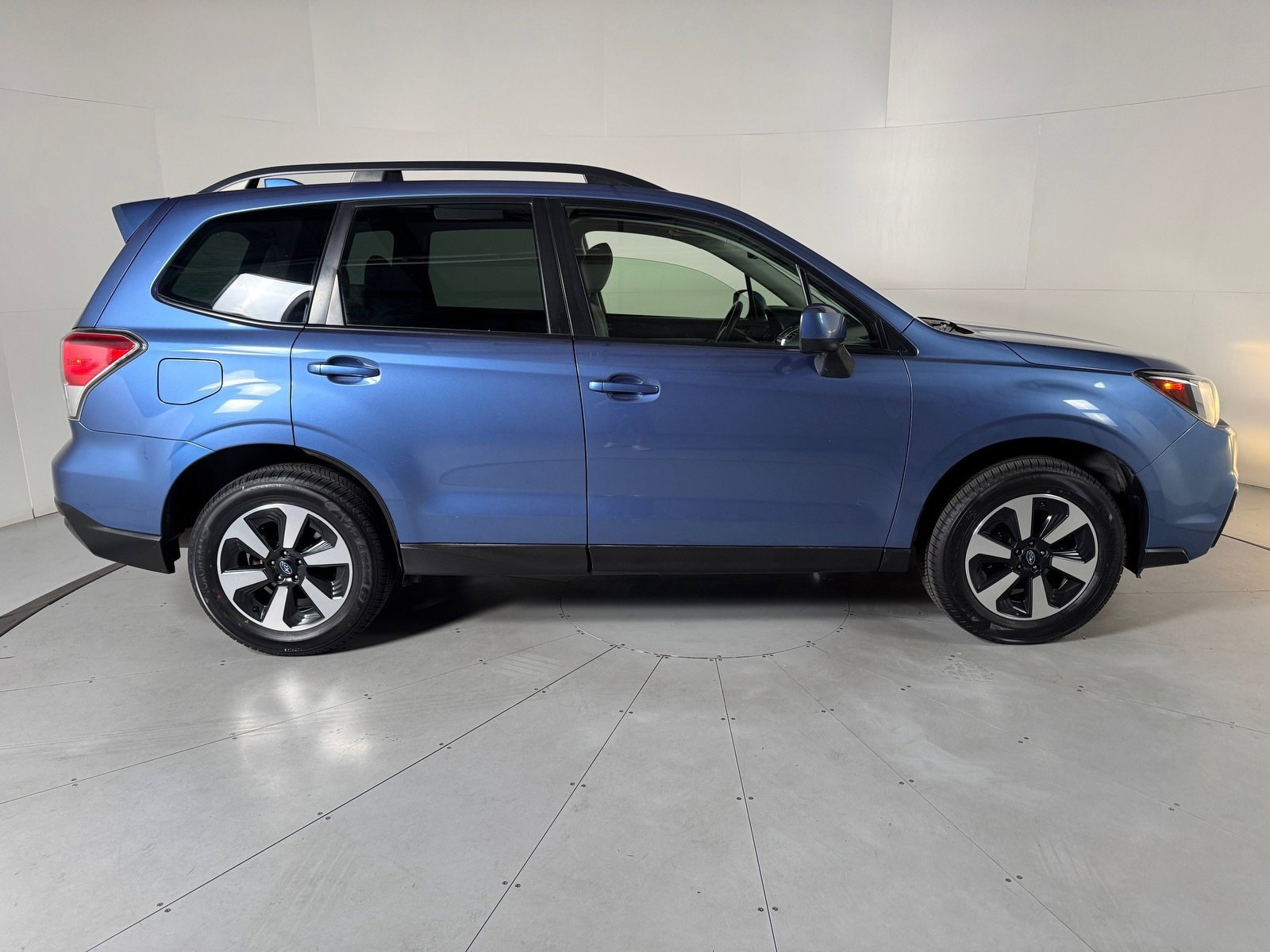Used 2018 Subaru Forester 2.5i Premium AWD/4WD image 6