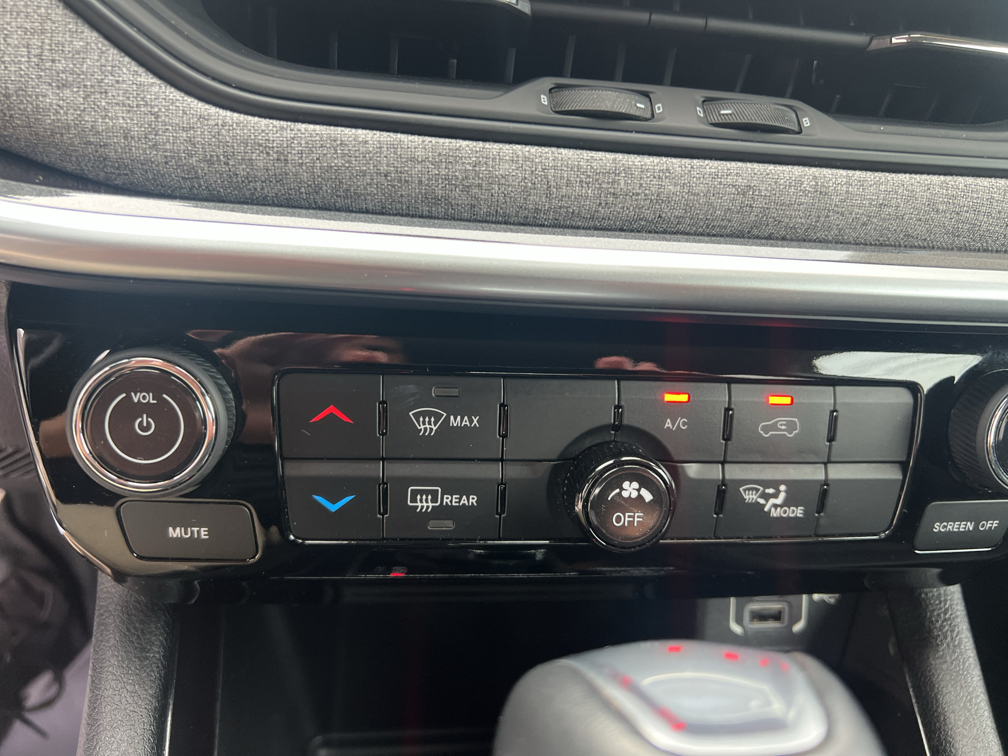 Used 2022 Jeep Compass Latitude FWD image 33