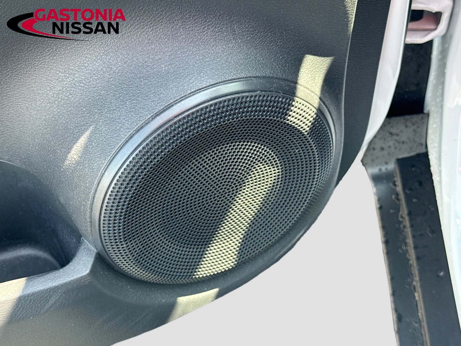 Used 2024 Nissan Kicks SR FWD image 23
