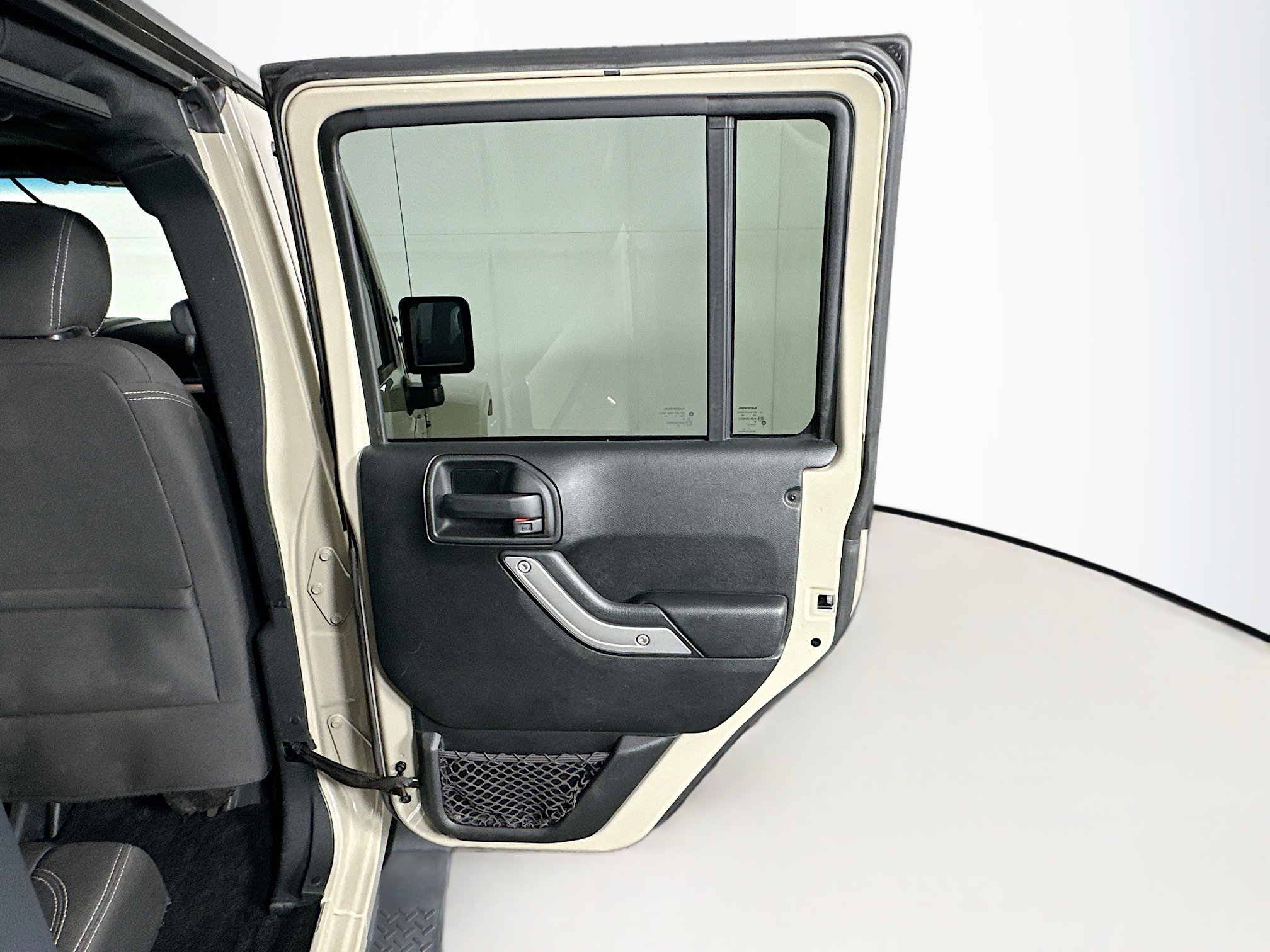 Used 2017 Jeep Wrangler Unlimited Sahara w/ Max Tow Package image 26