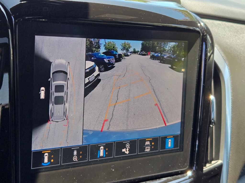 Used 2022 Chevrolet Traverse High Country AWD/4WD image 11
