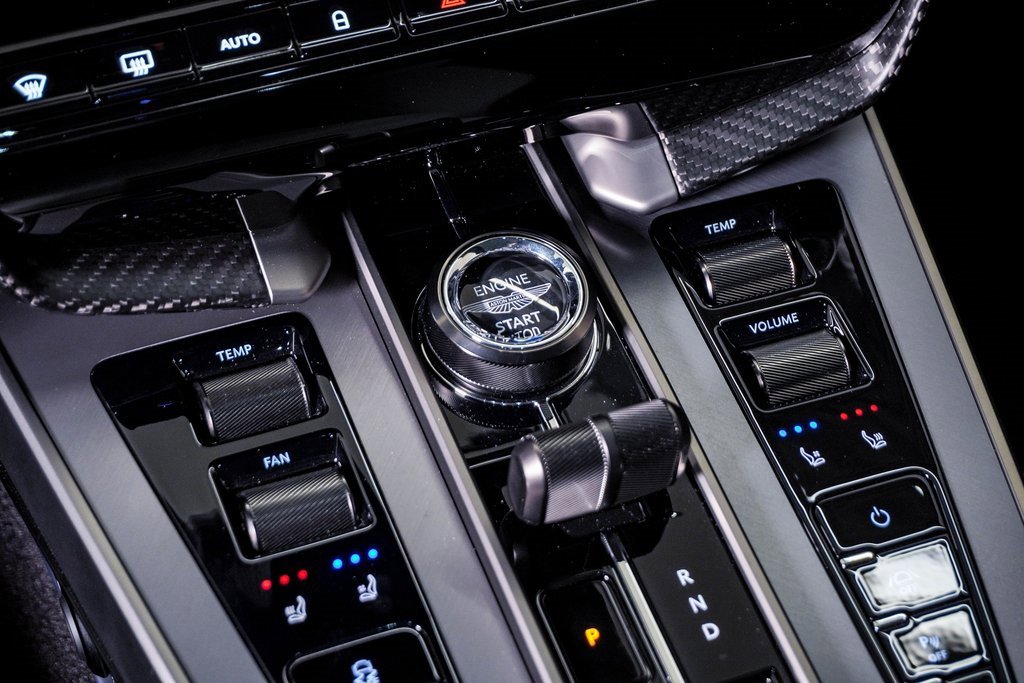 New 2025 Aston Martin Vanquish image 32