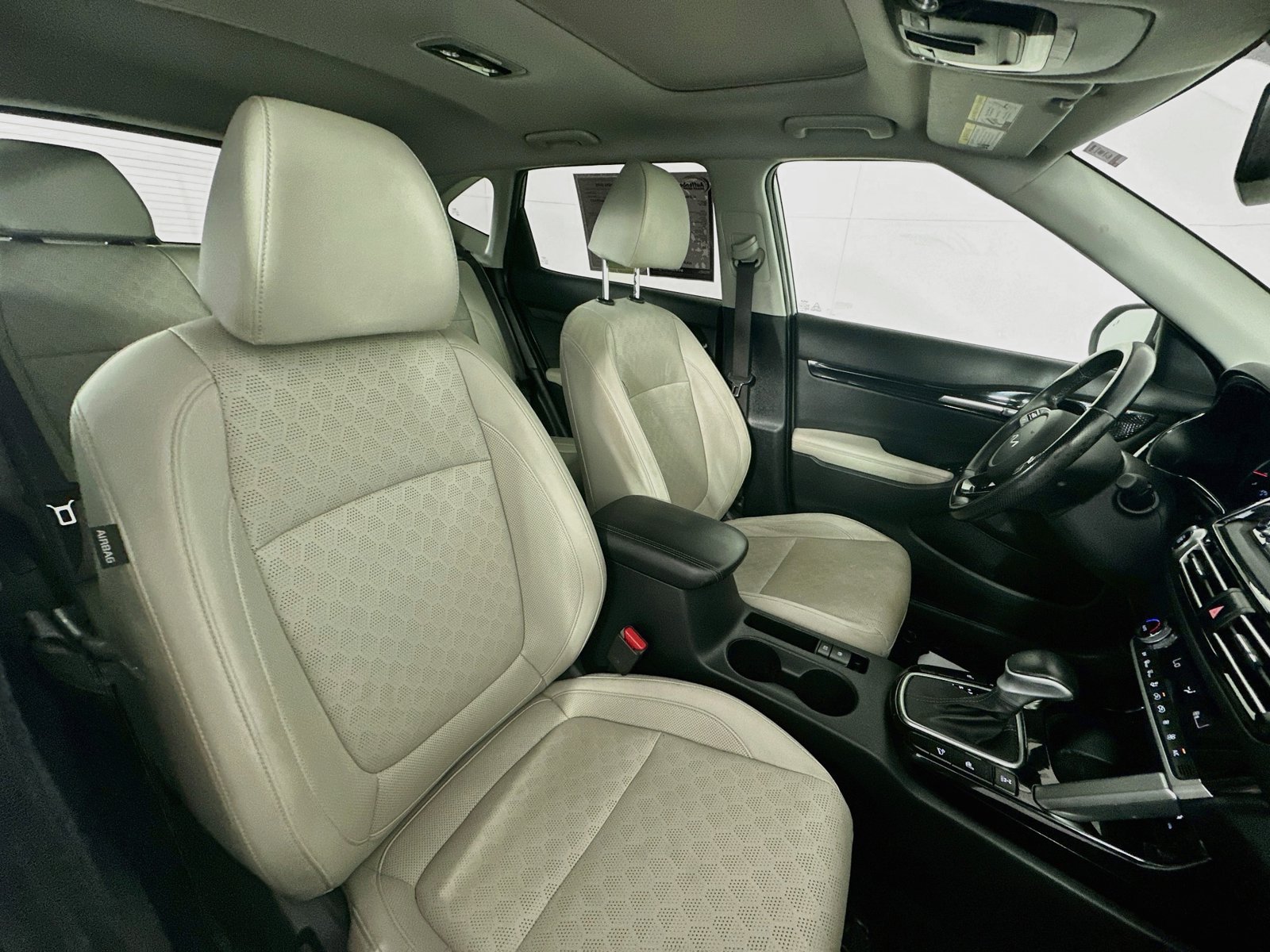 Used 2022 Kia Seltos SX w/ Sunroof Package AWD/4WD image 30