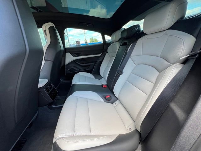 Used 2023 Porsche Taycan 4S w/ Premium Package image 20