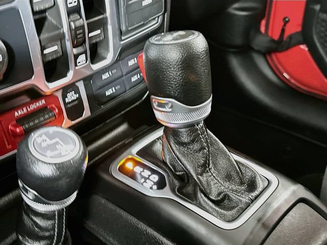 Used 2025 Jeep Wrangler Unlimited Sport AWD/4WD image 24
