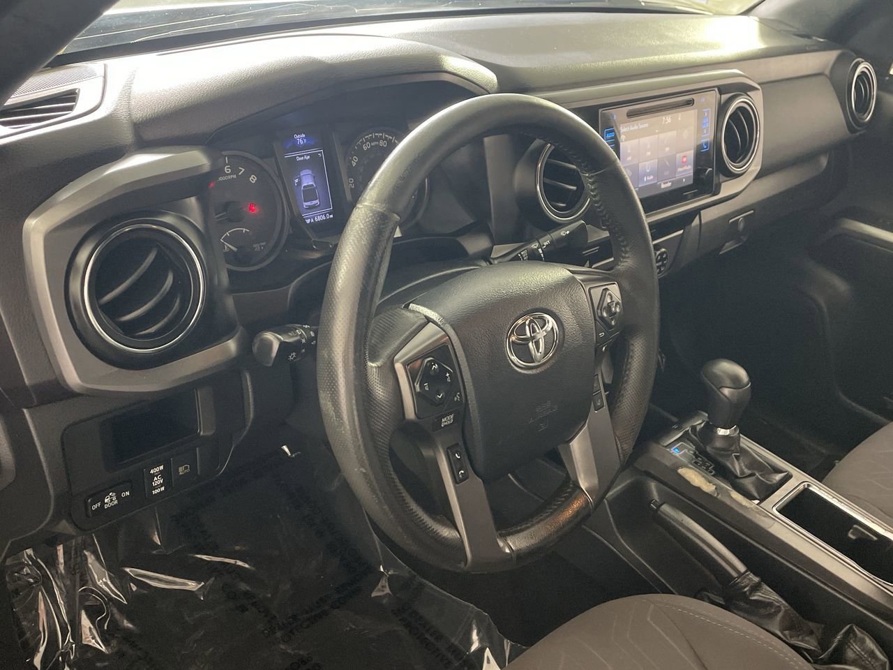 Used 2019 Toyota Tacoma TRD Off-Road image 12