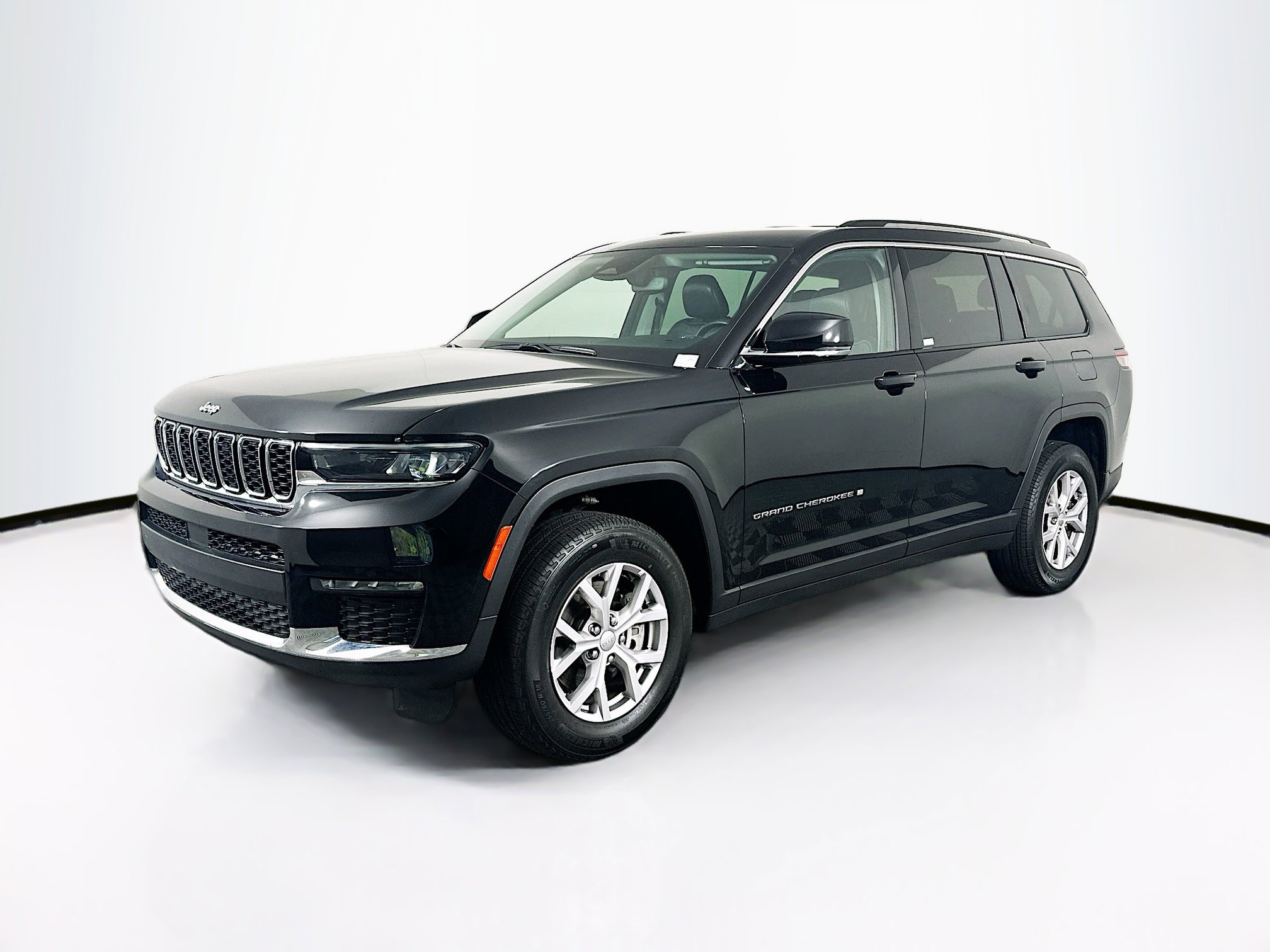 Used 2022 Jeep Grand Cherokee L Limited w/ Trailer Tow Group (B) AWD/4WD image 3