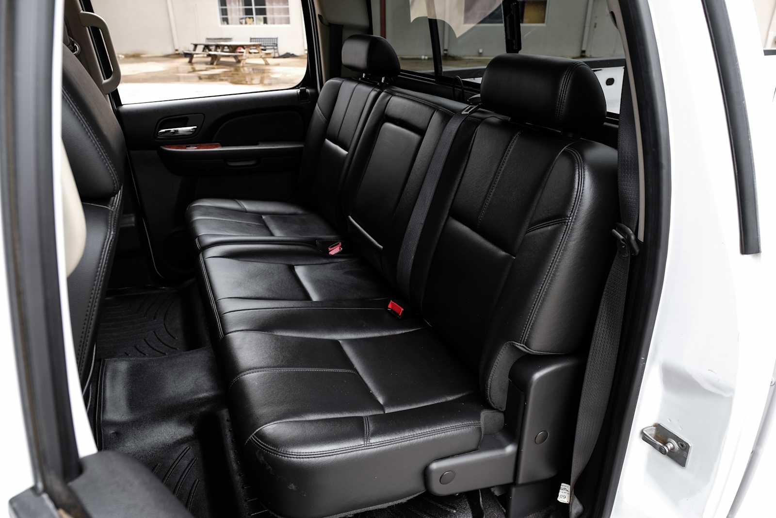 Used 2010 GMC Sierra 3500 SLT w/ SLT Convenience Package image 37