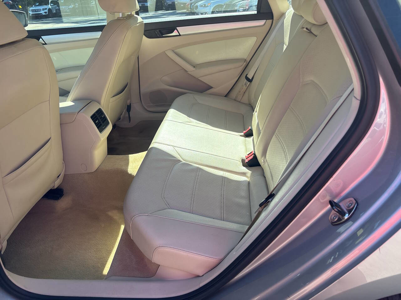 Used 2013 Volkswagen Passat TDI SE image 12