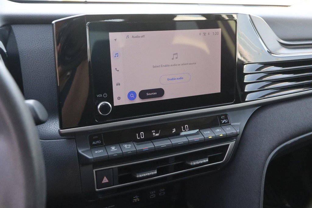 Used 2025 Toyota Camry LE image 15