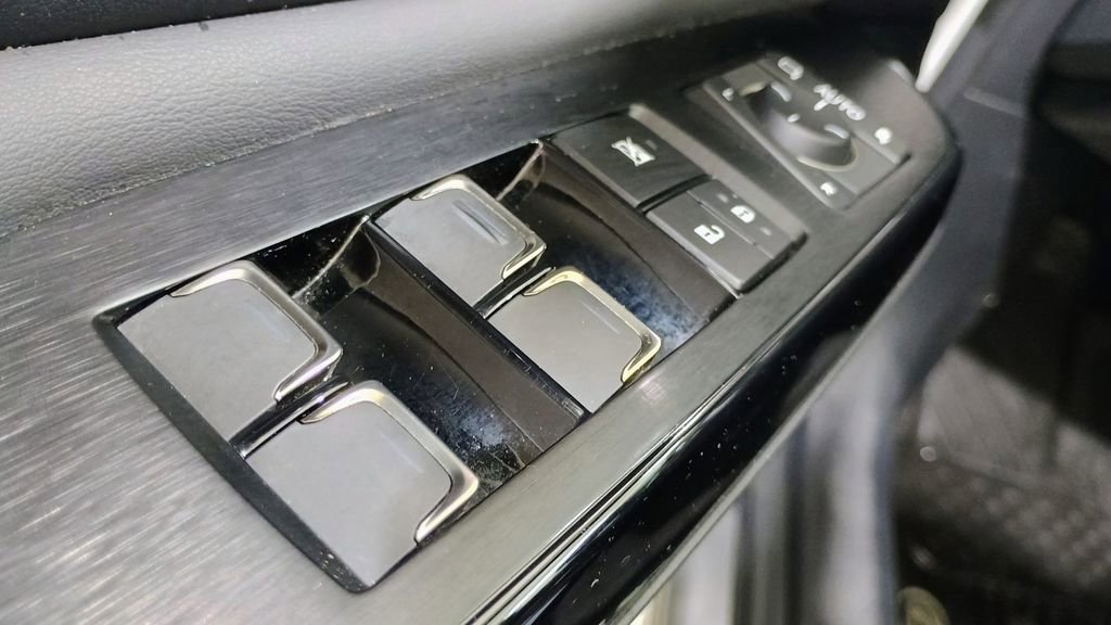 Used 2023 Lexus ES 250 w/ Premium Package image 15