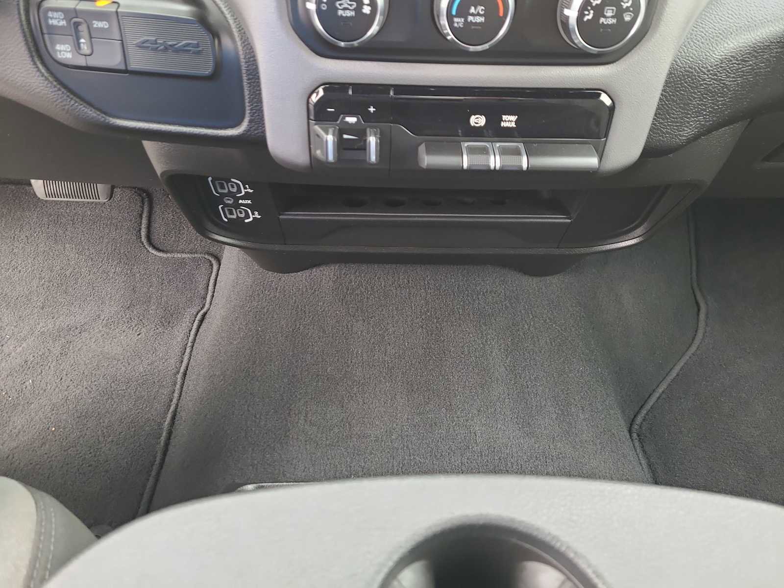 Used 2024 RAM 2500 Big Horn image 25