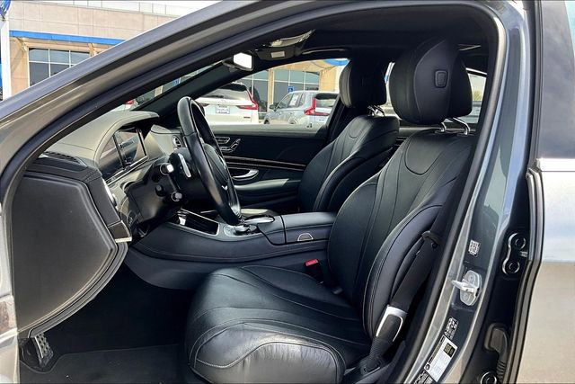 Used 2017 Mercedes-Benz S 550 Sedan image 18