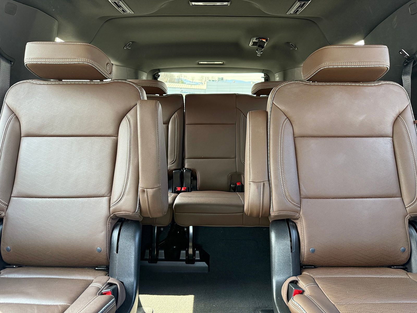 Used 2023 Chevrolet Suburban High Country image 40