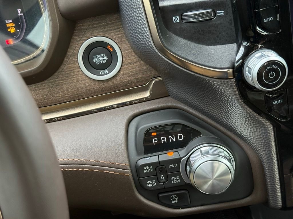 Used 2026 RAM 1500 Limited AWD/4WD image 32