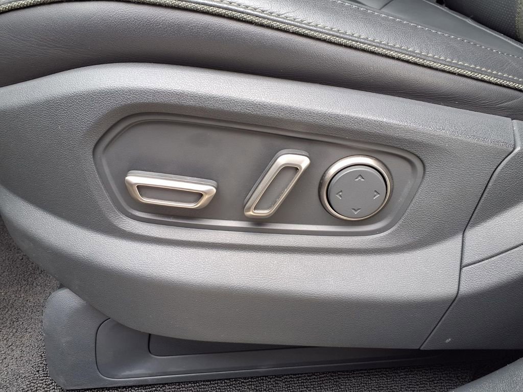 Used 2023 Rivian R1T Adventure AWD/4WD image 19