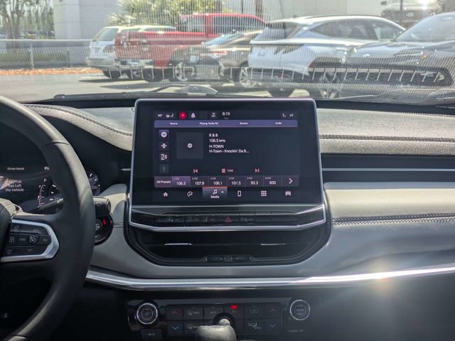 Used 2023 Jeep Compass Limited w/ Sun and Sound Group image 18