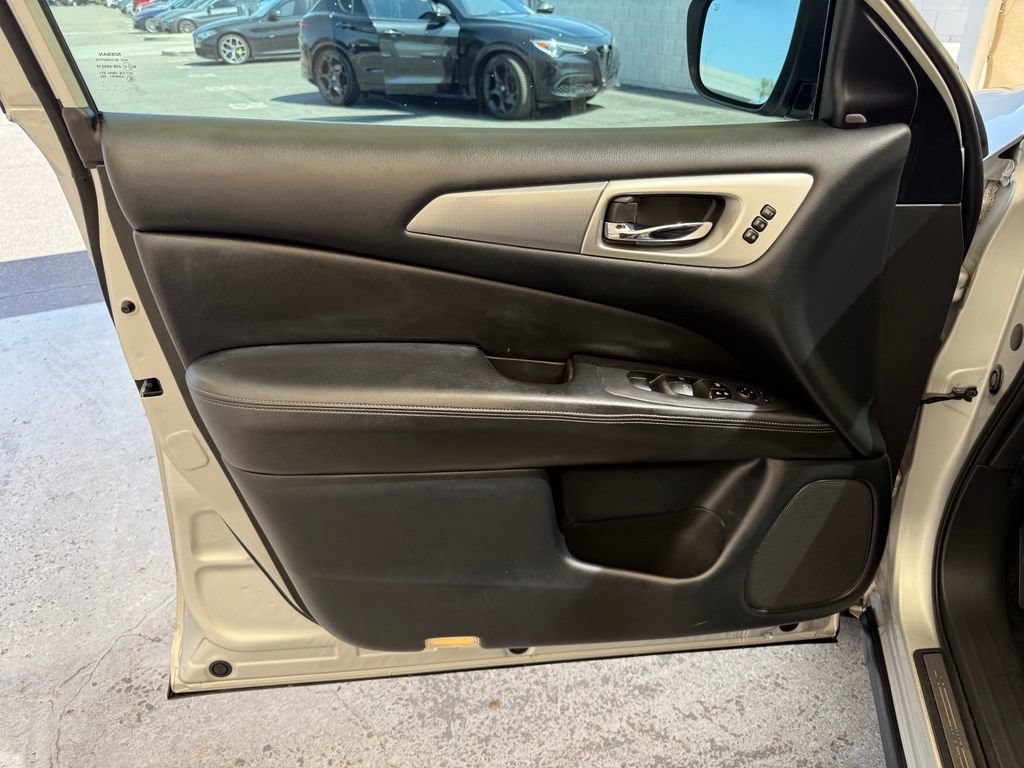 Used 2019 Nissan Pathfinder SL FWD image 28